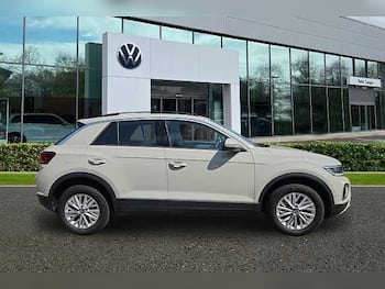 Used Volkswagen T-Roc 2023 for sale - 79612634: Photo