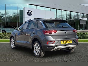 Used Volkswagen T-Roc 2023 for sale - 77976904: Photo