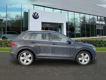 Used Volkswagen Tiguan 2020 for sale - 76497108: Photo