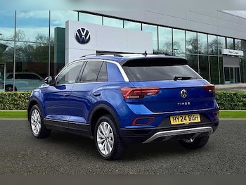 Used Volkswagen T-Roc 2024 for sale - 77766279: Photo