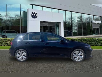 Used Volkswagen Golf 2025 for sale - 78111858: Photo