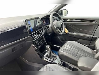 Used Volkswagen T-Roc 2025 for sale - 76186208: Photo 2