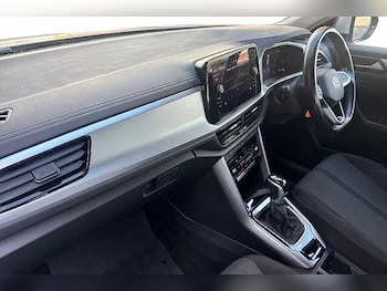 Used Volkswagen T-Roc 2022 for sale - 76363502: Photo