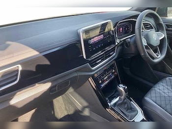 Used Volkswagen T-Roc 2025 for sale - 76064508: Photo 2