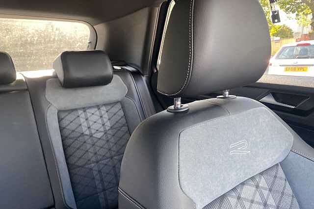 Used Volkswagen T-Roc 2025 for sale - 76064508: Photo 33