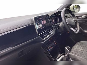 Used Volkswagen T-Roc 2022 for sale - 78807324: Photo