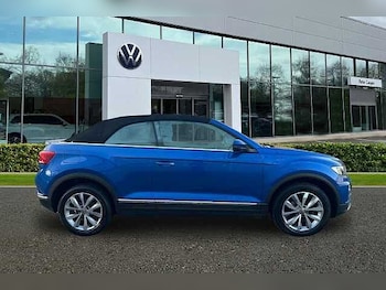Used Volkswagen T-Roc 2021 for sale - 76497113: Photo