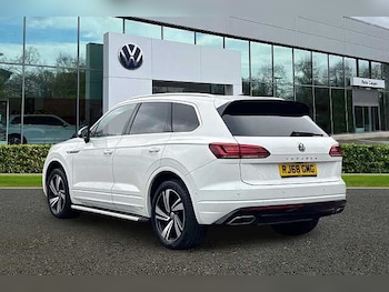 Used Volkswagen Touareg 2018 for sale - 76181527: Photo