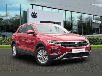 Used Volkswagen T-Roc 2024 for sale - 76439742: Photo