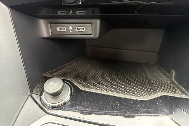 Used Volkswagen T-Roc 2024 for sale - 76439742: Photo 28