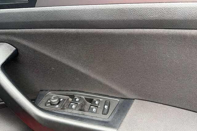 Used Volkswagen T-Roc 2024 for sale - 76439742: Photo 32