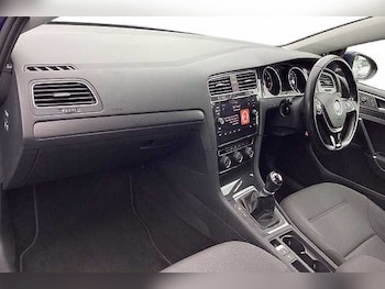 Used Volkswagen Golf 2019 for sale - 77572599: Photo