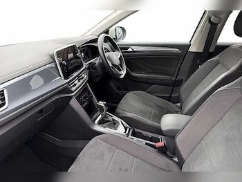 Used Volkswagen T-Roc 2022 for sale - 77595112: Photo