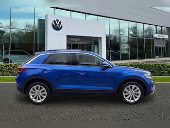 Used Volkswagen T-Roc 2024 for sale - 78281560: Photo