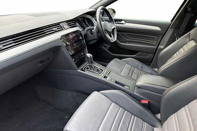 Used Volkswagen Passat 2023 for sale - 77976906: Photo 2