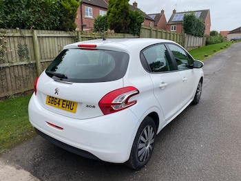 Used Peugeot 208 2014 for sale - 77006428: Photo
