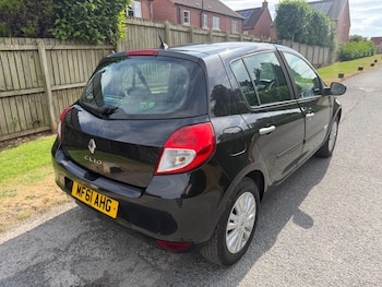Used Renault Clio 2011 for sale - 79082284: Photo