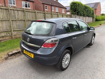 Used Vauxhall Astra 2015 for sale - 77636620: Photo