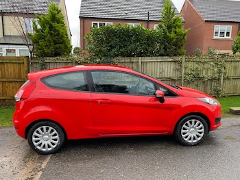 Used Ford Fiesta 2014 for sale - 76552102: Photo