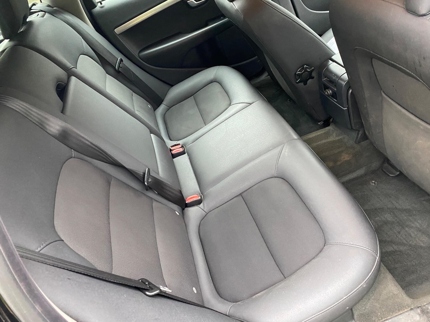 Used Volvo V70 2010 for sale - 76842322: Photo 19