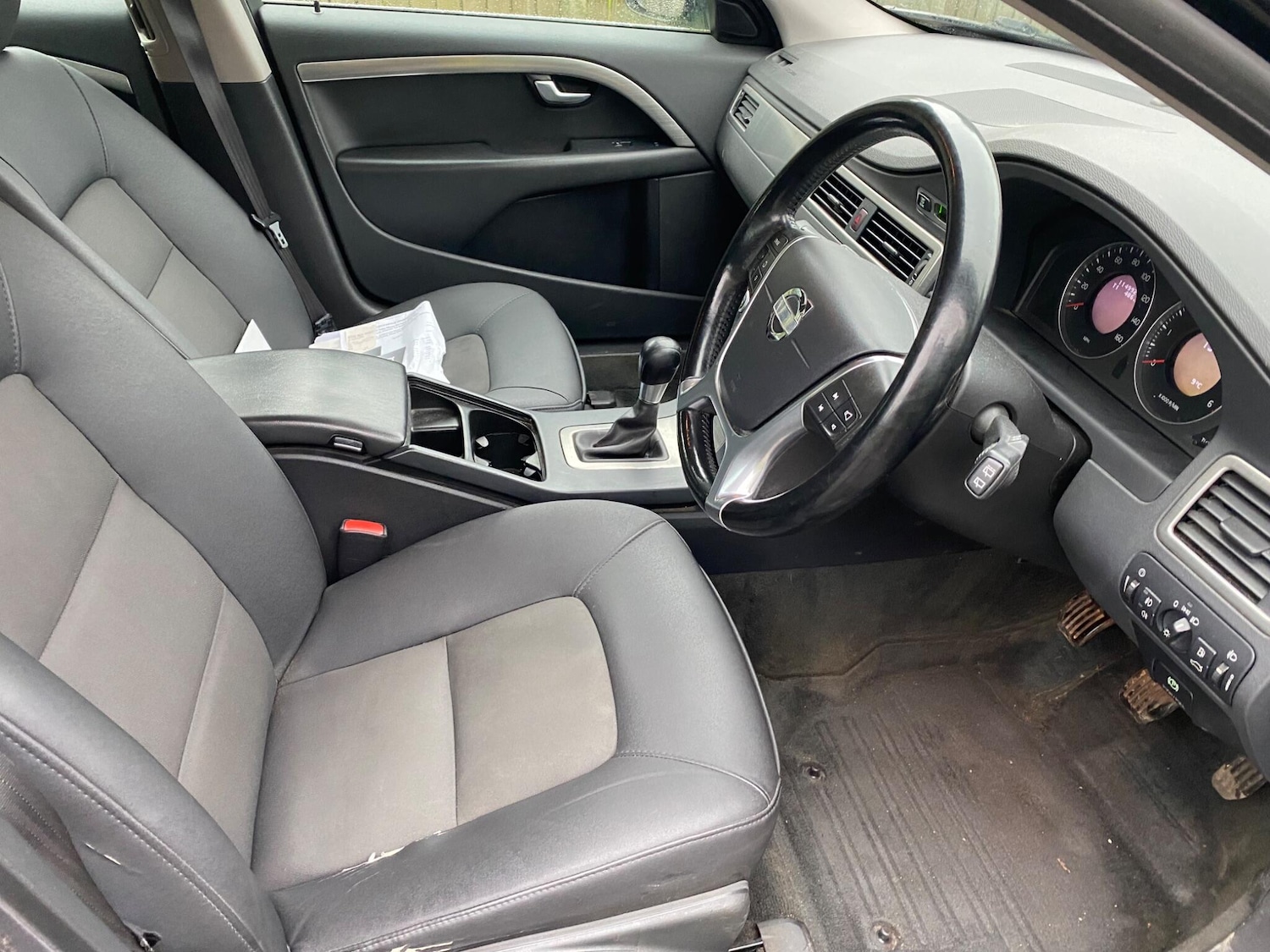 Used Volvo V70 2010 for sale - 76842322: Photo 26