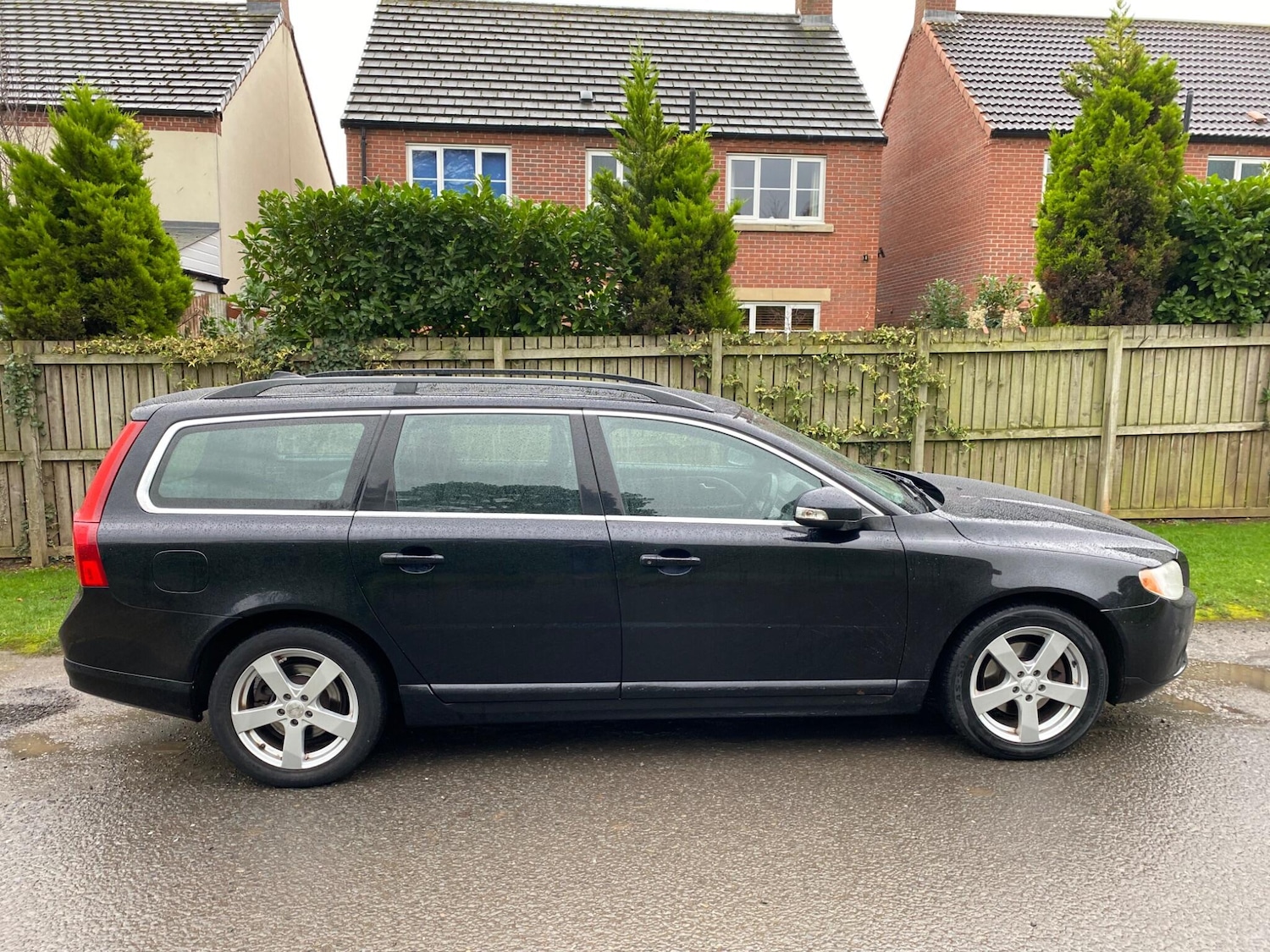 Used Volvo V70 2010 for sale - 76842322: Photo 3