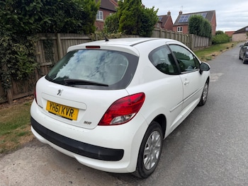 Used Peugeot 207 2011 for sale - 79438957: Photo
