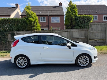 Used Ford Fiesta 2015 for sale - 79582269: Photo