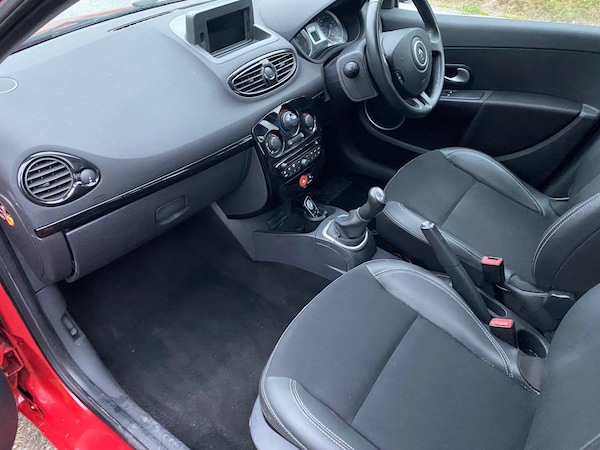 Used Renault Clio 2011 for sale - 76236862: Photo 19
