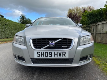 Used Volvo V70 2009 for sale - 76369025: Photo