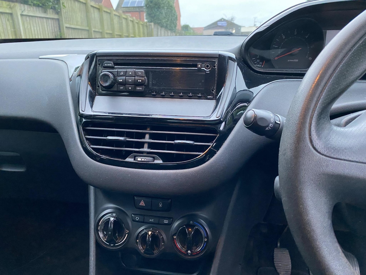 Used Peugeot 208 2014 for sale - 77276734: Photo 21