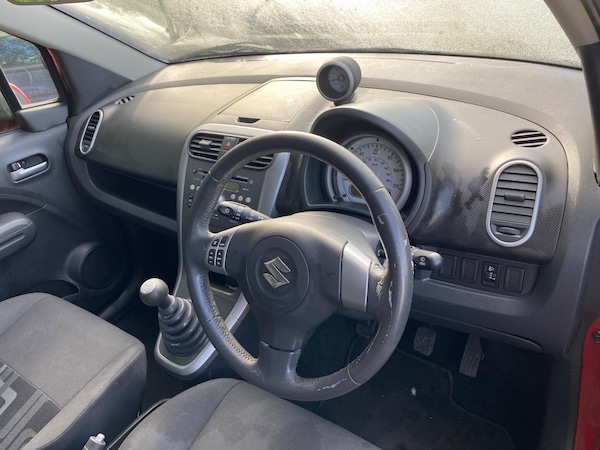 Used Suzuki Splash 2012 for sale - 76120135: Photo 12