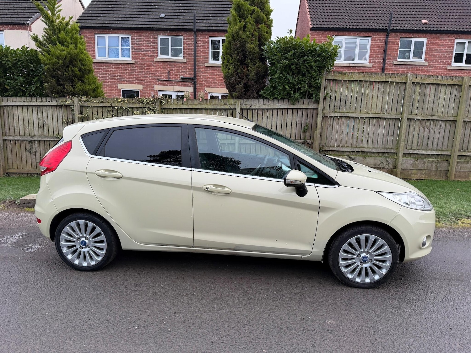 Used Ford Fiesta 2009 for sale - 77092807: Photo 4