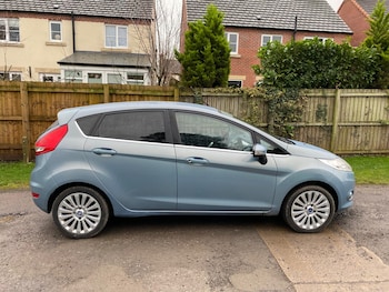 Used Ford Fiesta 2010 for sale - 76863052: Photo