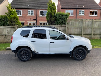 Used Dacia Duster 2016 for sale - 76351421: Photo