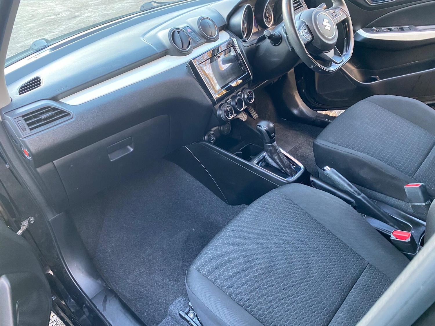 Used Suzuki Swift 2018 for sale - 76593610: Photo 19