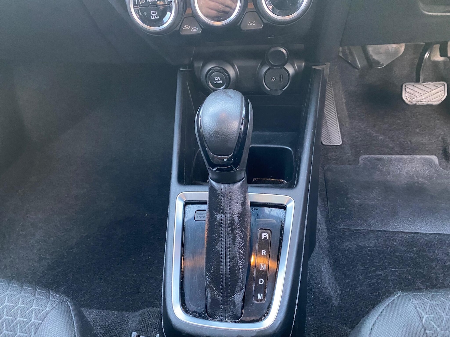 Used Suzuki Swift 2018 for sale - 76593610: Photo 21