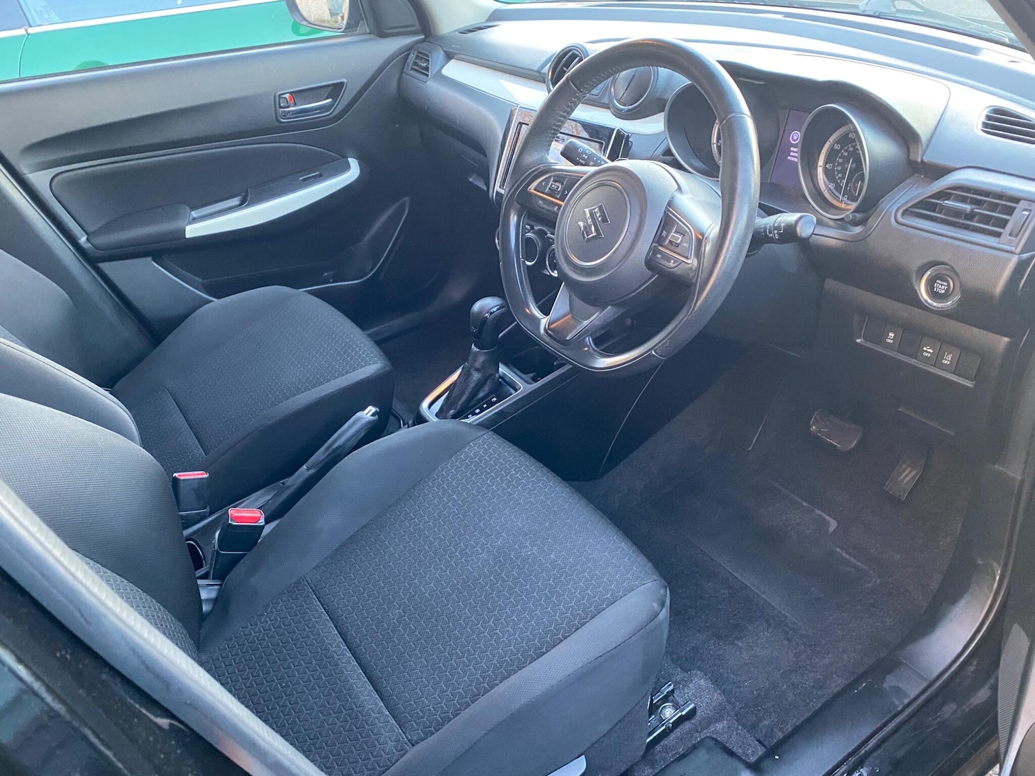 Used Suzuki Swift 2018 for sale - 76593610: Photo 23