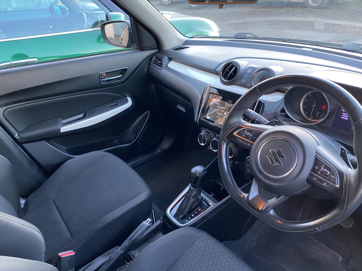 Used Suzuki Swift 2018 for sale - 76593610: Photo 24