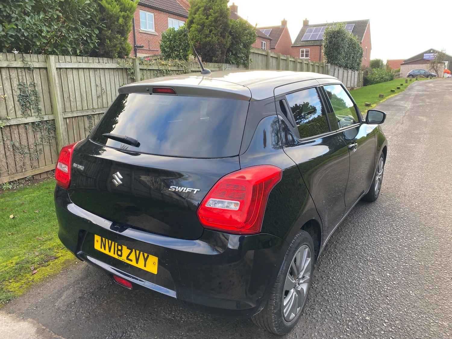 Used Suzuki Swift 2018 for sale - 76593610: Photo 4