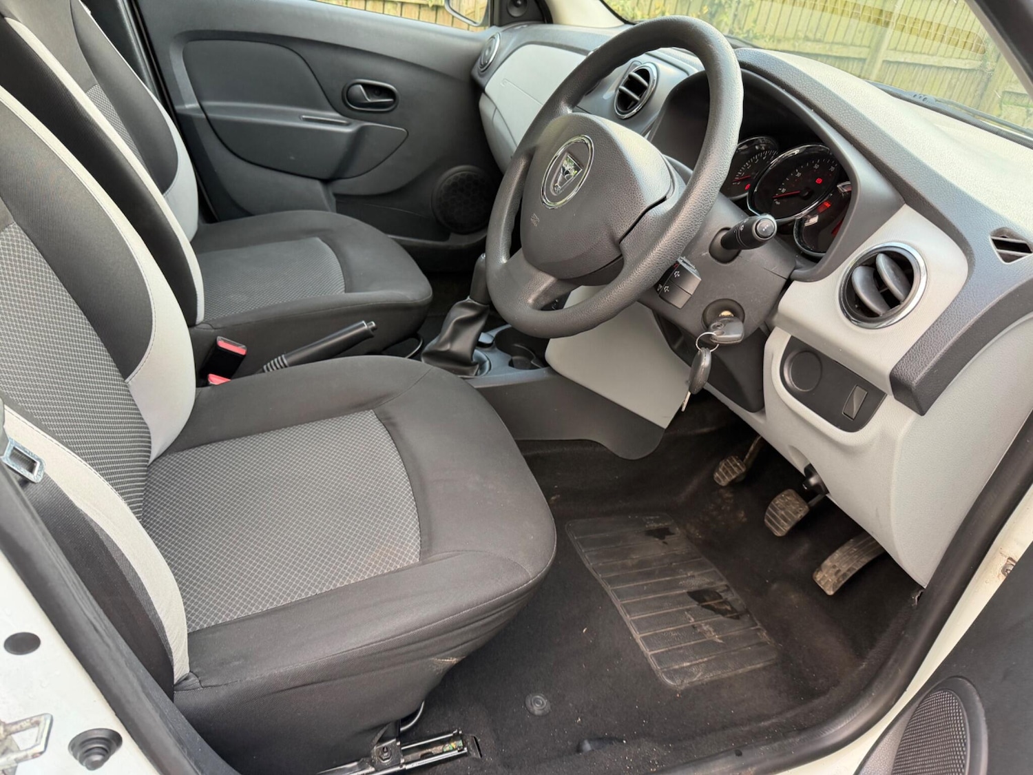 Used Dacia Sandero 2013 for sale - 77662627: Photo 10