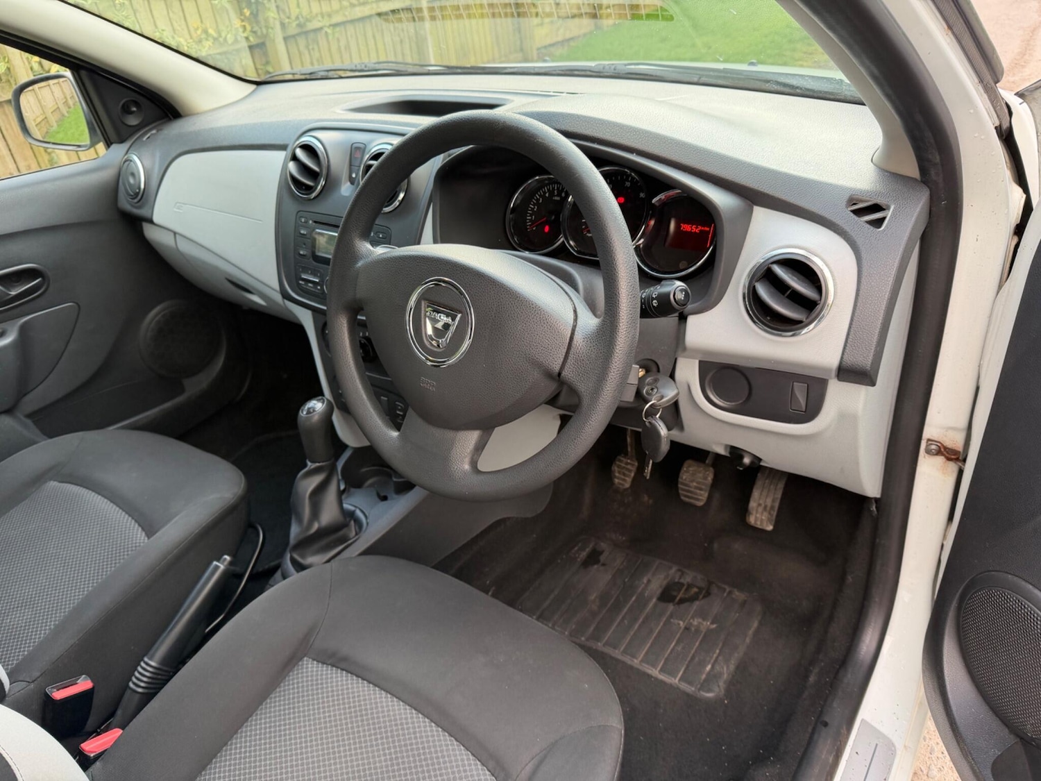 Used Dacia Sandero 2013 for sale - 77662627: Photo 12