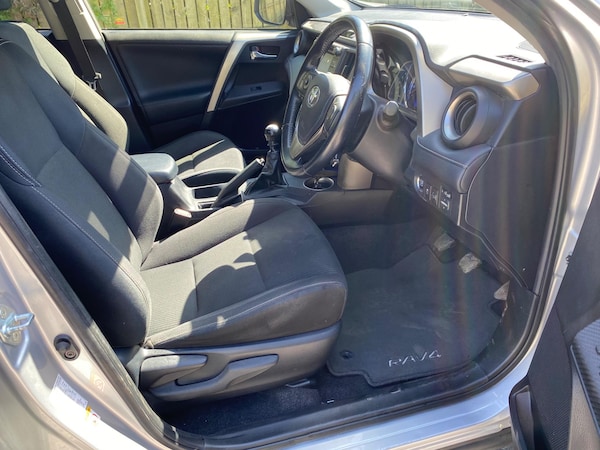 Used Toyota RAV4 2015 for sale - 74623269: Photo 15