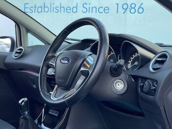 Used Ford Fiesta 2016 for sale - 77250481: Photo