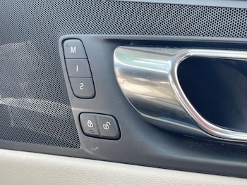 Used Volvo XC60 2019 for sale - 75136377: Photo