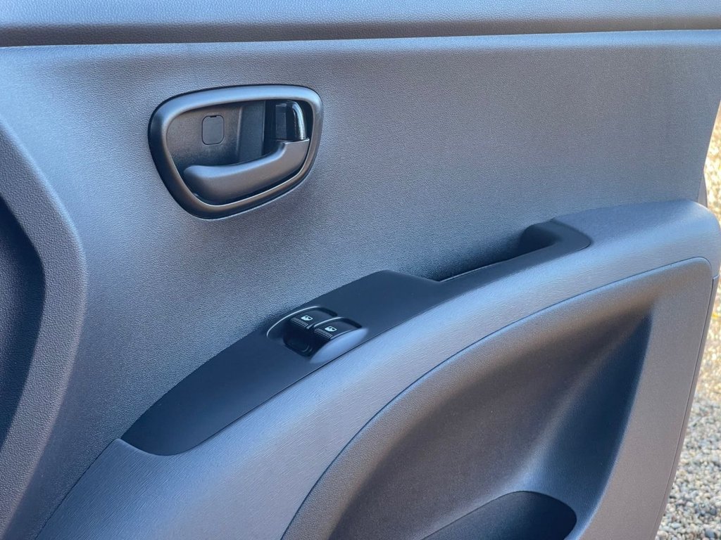 Used Hyundai i10 2010 for sale - 76665780: Photo 29