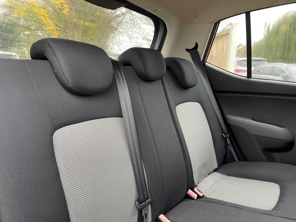 Used Hyundai i10 2010 for sale - 76665780: Photo 3