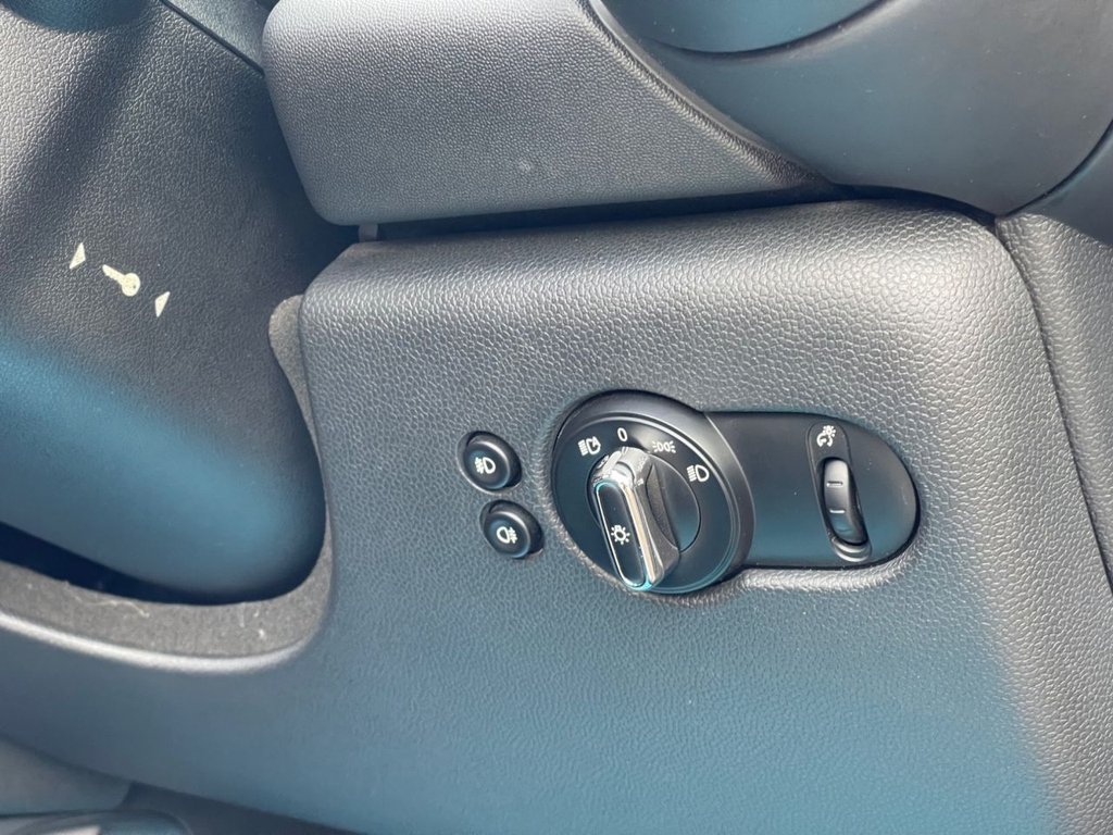 Used MINI Convertible 2017 for sale - 77672653: Photo 26