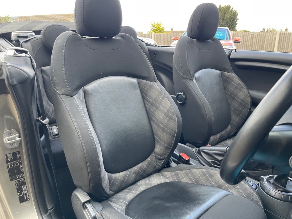 Used MINI Convertible 2017 for sale - 77672653: Photo 9