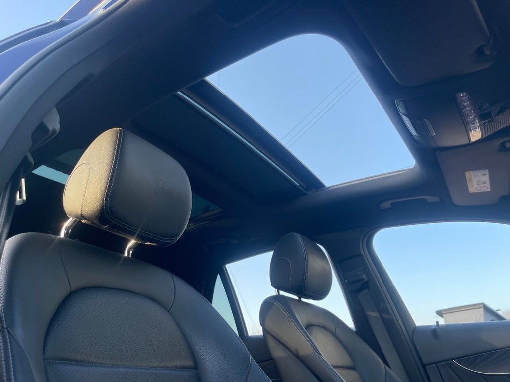 Used Mercedes-Benz GLC 2018 for sale - 77770951: Photo 2